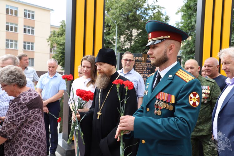 В Рязани открыли мемориальную доску в память о рязанцах, погибших при исполнении служебного долга в Чеченской Республике