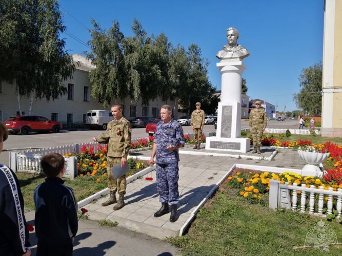 В Рязанской области учащиеся подшефного класса Росгвардии почтили память Героя Советского Союза Александра Мишина