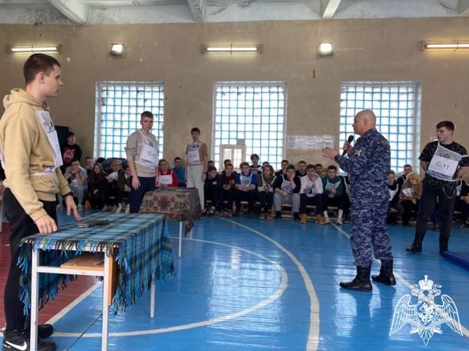 В преддверии Дня защитника Отечества сотрудники и ветераны Росгвардии провели уроки мужества для рязанских школьников