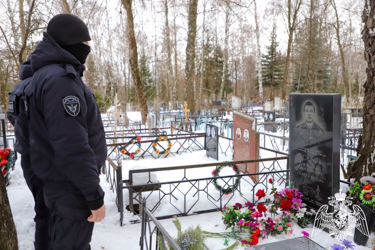 В Рязани сотрудники ОМОН Росгвардии почтили память сослуживца, погибшего при исполнении служебного долга на территории Северного Кавказа