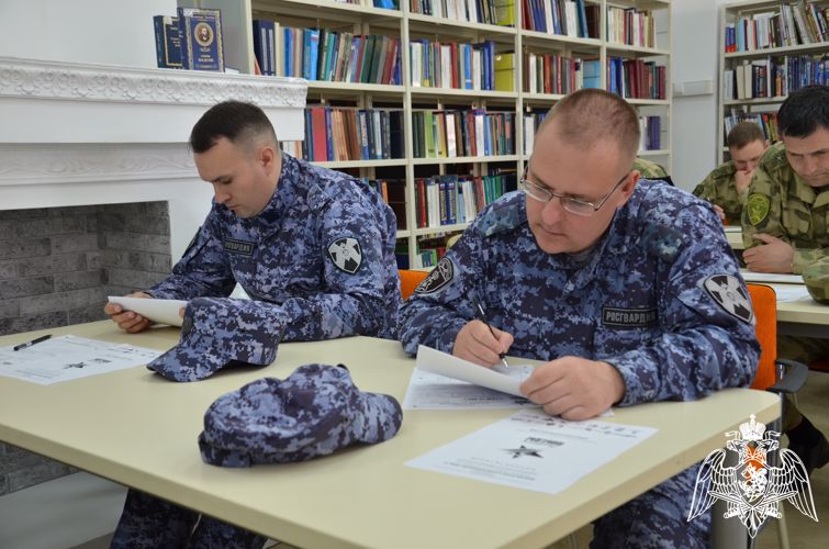В Рязани 50 сотрудников и военнослужащих Росгвардии написали «Диктант Победы»