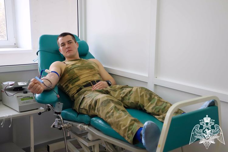В Рязани более 30 сотрудников Росгвардии приняли участие в добровольном донорстве крови
