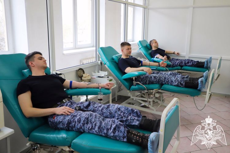 В Рязани более 30 сотрудников Росгвардии приняли участие в добровольном донорстве крови