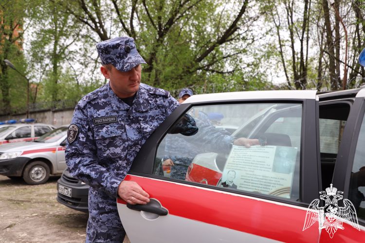 В Рязани сотрудники Росгвардии присоединились ко всероссийской акции «Бессмертный автополк»