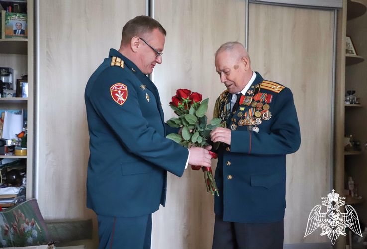 Руководство Управления Росгвардии по Рязанской области поздравило с Днем Победы ветерана Великой Отечественной войны Германа Грибакина
