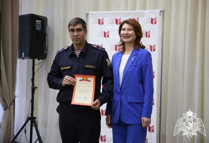 Уполномоченный по правам ребенка вручила благодарности многодетным отцам, проходящим службу в Росгвардии