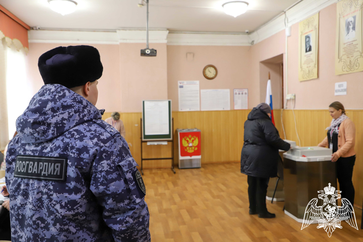 В Рязанской области сотрудники Росгвардии приняли участие в обеспечении безопасности выборов Президента России