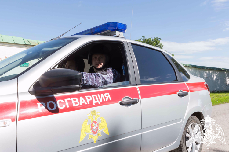 Сотрудники Росгвардии напоминают жителям Рязанской области, как обезопасить себя от квартирных краж