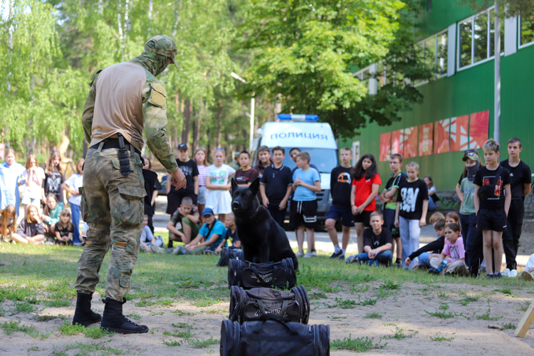 В Рязанской области продолжается патриотическая акция «Каникулы с Росгвардией»