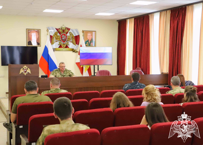 В Рязани сотрудники Росгвардии отметили день государственного флага Российской Федерации