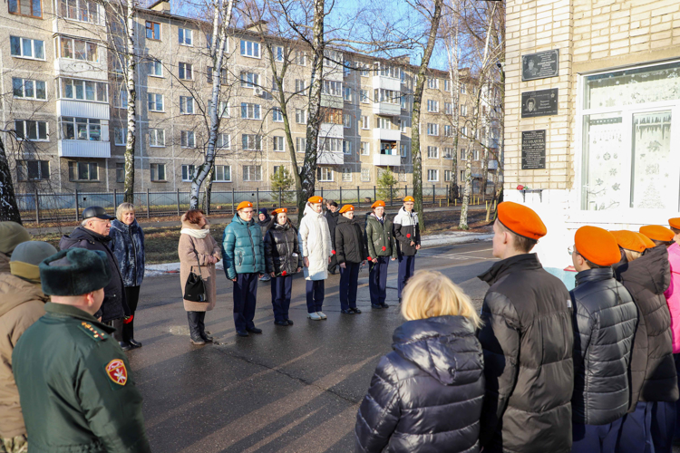 В рязанской школе №47 почтили память офицера СОБР Росгвардии, погибшего при исполнении служебного долга на Северном Кавказе