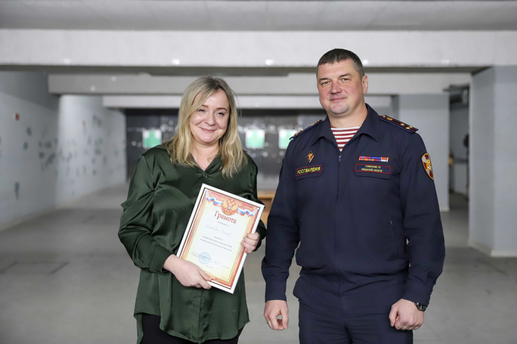 В Росгвардии наградили победителей стрелкового турнира среди рязанских журналистов