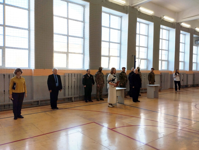 В рязанской школе № 38 прошла линейка, посвященная памяти офицера СОБР Виктора Лунина, погибшего при исполнении служебного долга на Северном Кавказе