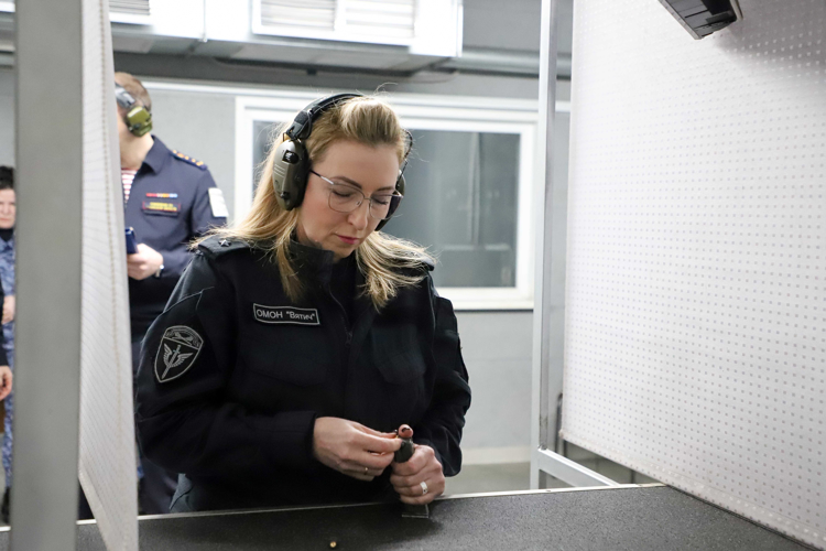 В преддверии Международного женского дня в Рязани состоялся чемпионат по стрельбе среди женщин, проходящих службу в Росгвардии