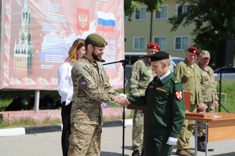 В Рязани воспитанники подшефных Росгвардии классов приняли участие в военно-спортивной игре