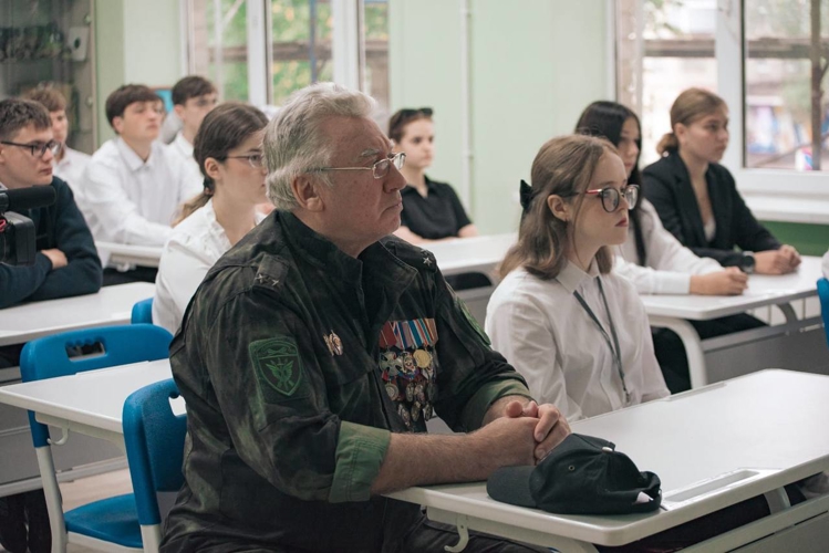 Сотрудники и ветераны Росгвардии провели «Урок мужества» для кораблинских школьников