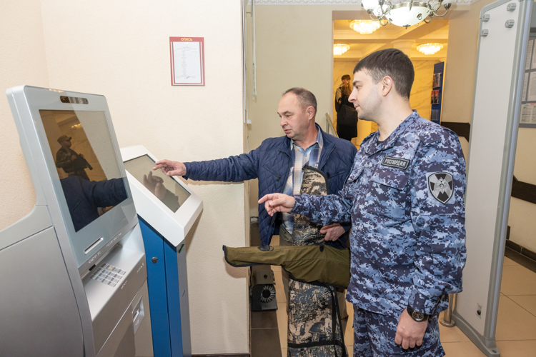 С начала года сотрудники Росгвардии провели более 7 тысяч проверок обеспечения сохранности оружия у жителей Рязанской области