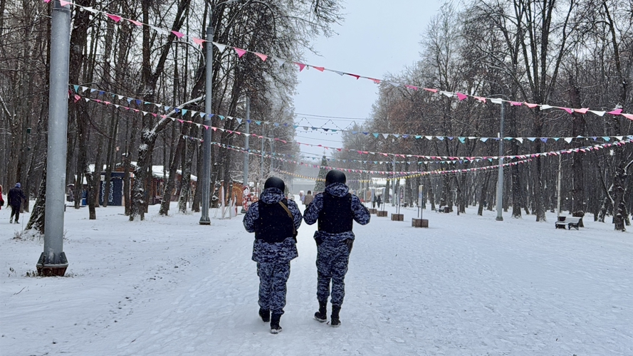 В преддверии новогодних праздников сотрудники Росгвардии призывают рязанцев не распространяться о своем отъезде посторонним