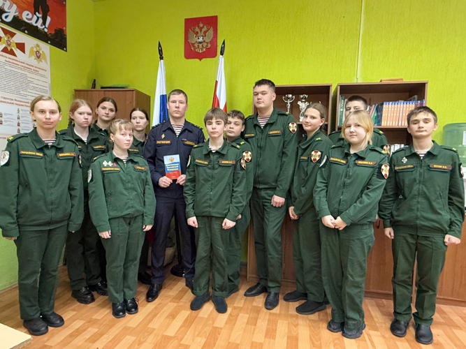 Сотрудники Росгвардии провели урок правовой грамотности для подшефных школьников