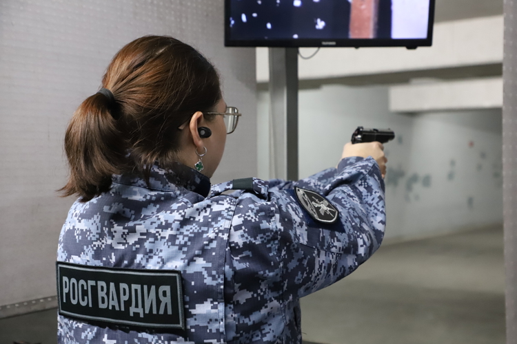 В преддверии Международного женского дня в Рязани состоялся чемпионат по стрельбе среди женщин, проходящих службу в Росгвардии
