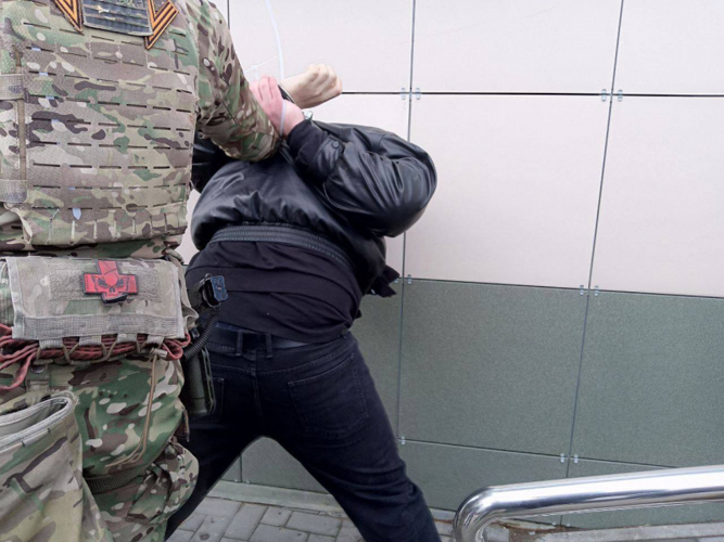 В Рязани сотрудники Росгвардии задержали подозреваемых в вымогательстве 40 тысяч рублей 