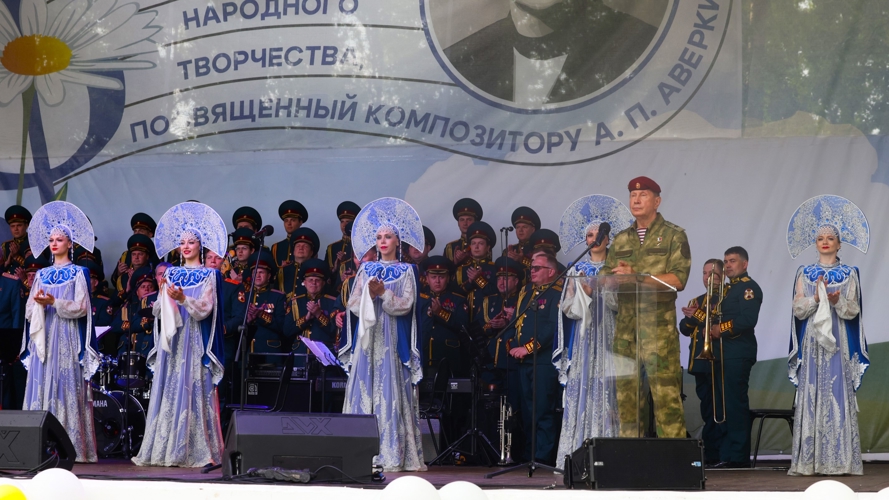 Директор Росгвардии Герой России генерал армии Виктор Золотов принял участие в открытии фестиваля народного творчества на своей малой родине 