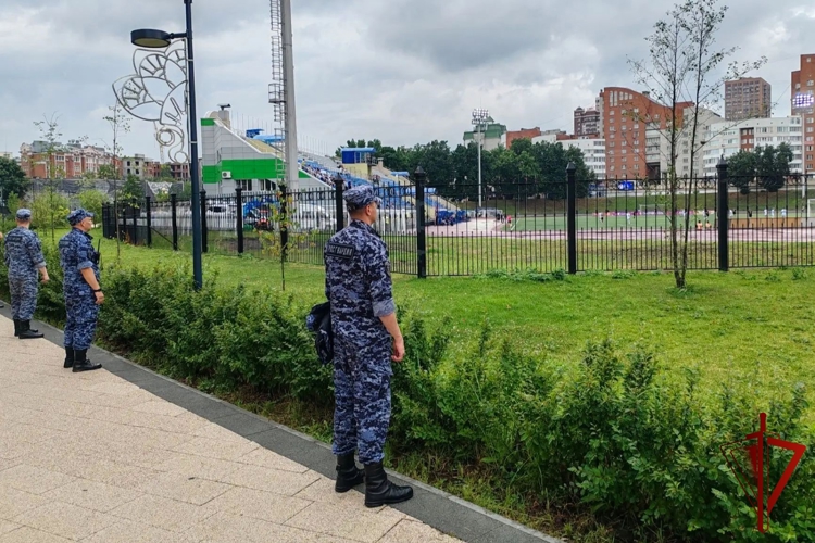 Росгвардейцы обеспечили безопасность во время футбольного матча на «Рязань Арена»  
