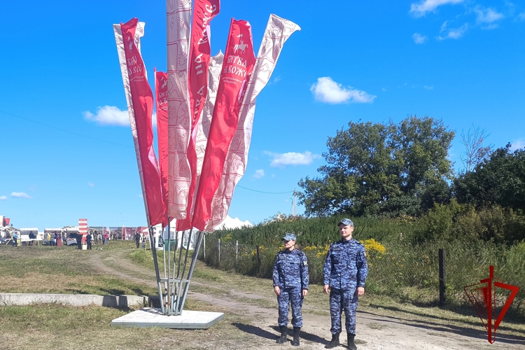Росгвардейцы Рязани обеспечили безопасность граждан во время фестиваля "Битва на Воже"