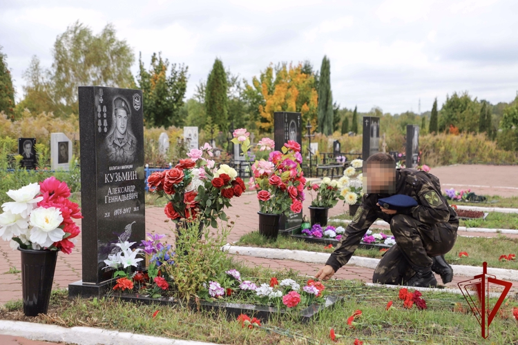Личный состав Управления Росгвардии по Рязанской области почтил память погибшего в 2007 году сослуживца