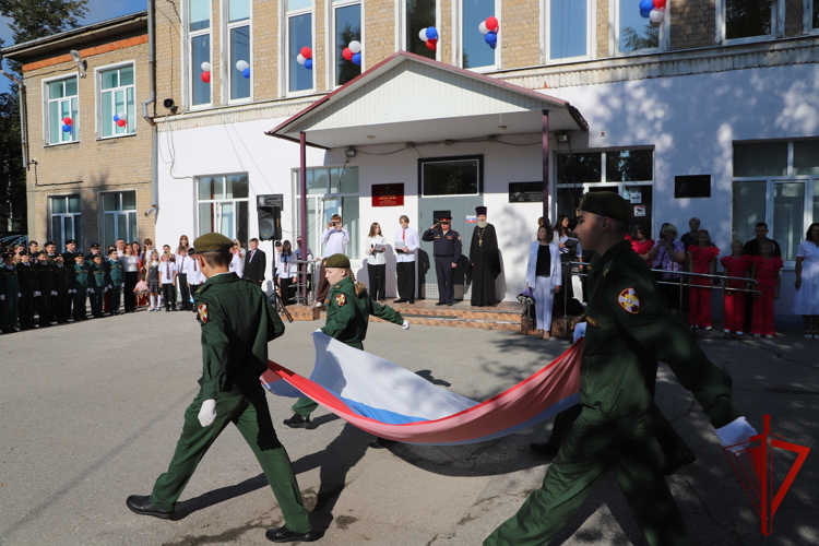 Росгвардейцы поздравили воспитанников подшефных классов школы №38 города Рязани с Днём знаний