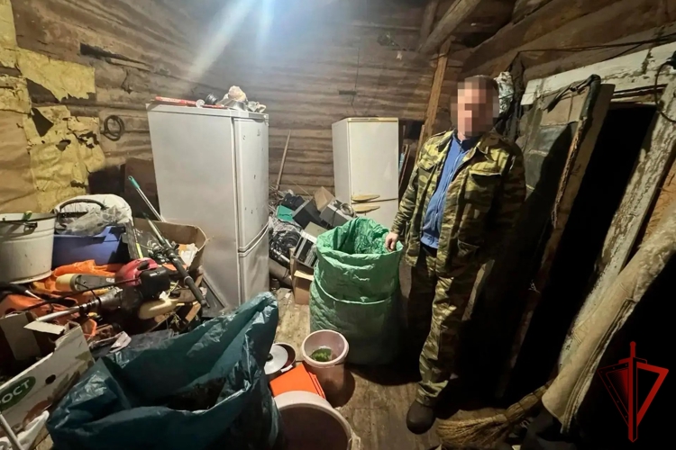 При силовой поддержке СОБР арестован житель Рязани, у которого наркополицейские изъяли более 8,5 килограмма марихуаны
