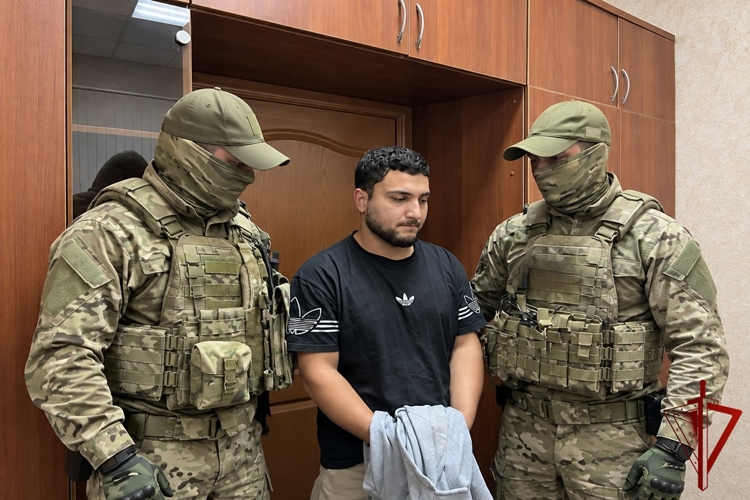 Рязанские росгвардейцы приняли участие в задержании мужчины, лишённого гражданства РФ